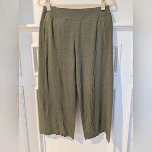Chico's NWOT Olive Green Cropped Weekend Pants
